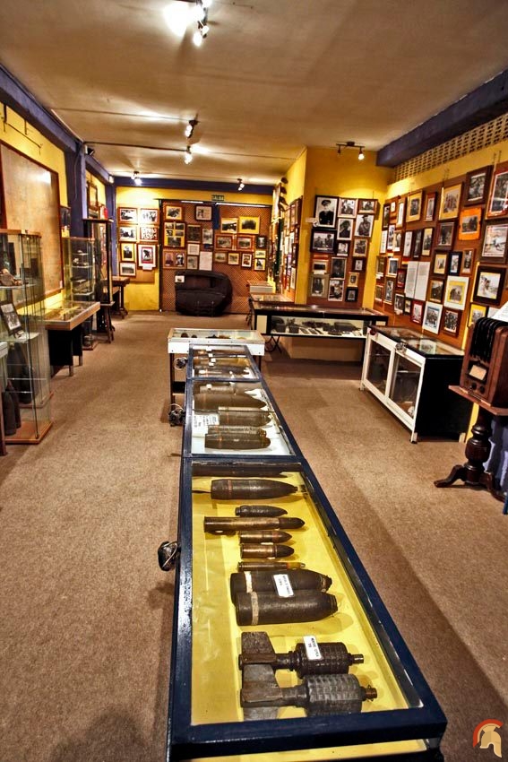 Interior view of one of the few museums in Spain dedicated to the Spanish Civil War. A time capsule in which hundreds of personal objects, safe-conduct passes, ration books, maps, photographs and more can be seen.