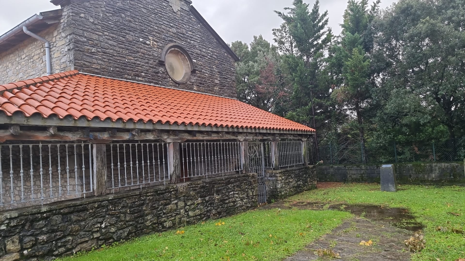 La ermita de “Andra Mari de Agirre”