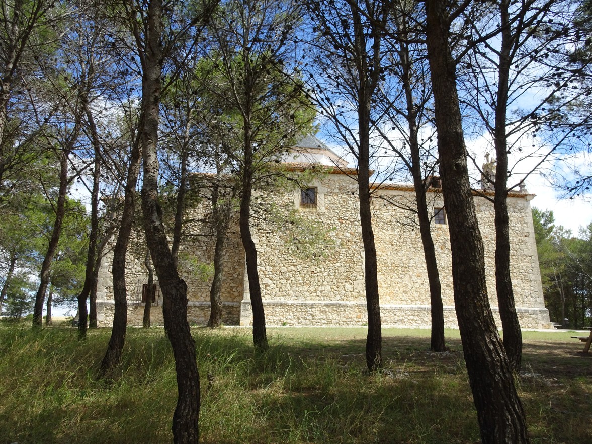 Esta edificación realizada en piedra del siglo XVIII y la hicieron los vecinos del pueblo con su esfuerzo y sus aportaciones