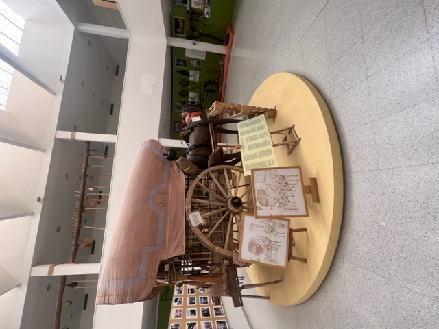 Interior of the museum, open to the public since 20__, where tools and very evocative photographs are preserved, recalling the hard work of melon growers.