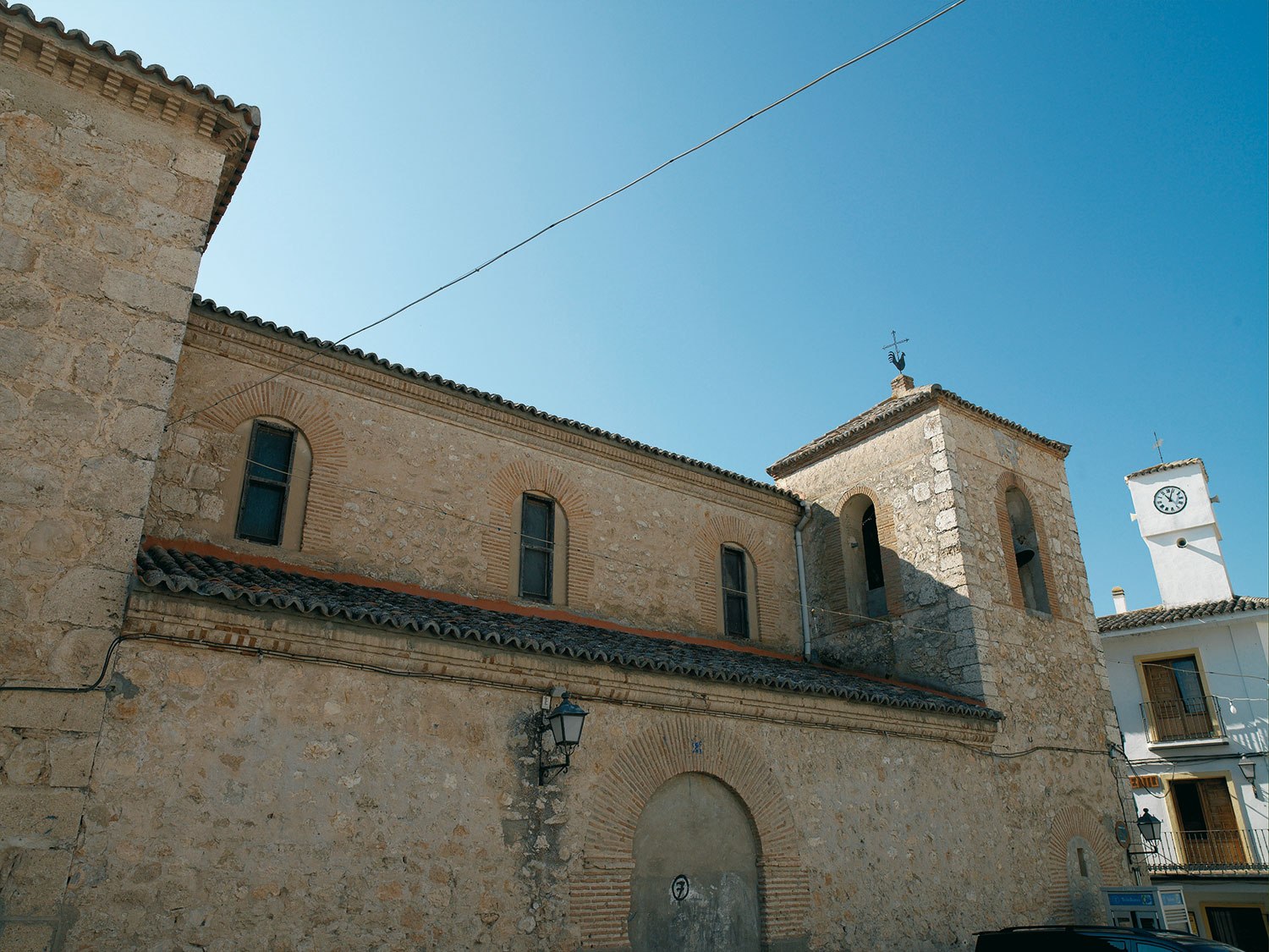 Iglesia de Nuestra Señora de la Asunción de Ambite. Vista del edifico histórico más singular del municipio, construida a principios del siglo XVI