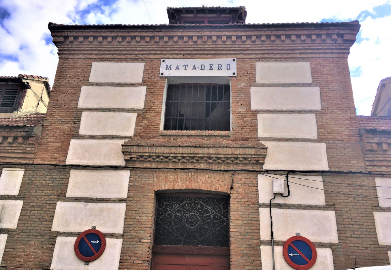 edificio muy emblemático, ejemplo de arquitectura industrial de finales del siglo XIX, en rehabilitación para convertirse en el nuevo Centro Cultural y Turístico de Ciempozuelos