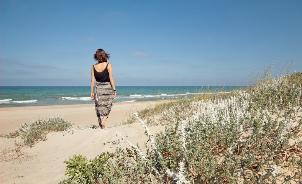 Femme sur la plage