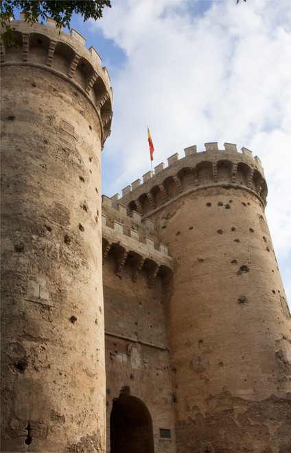 Primo piano delle torri di Quart dall'esterno