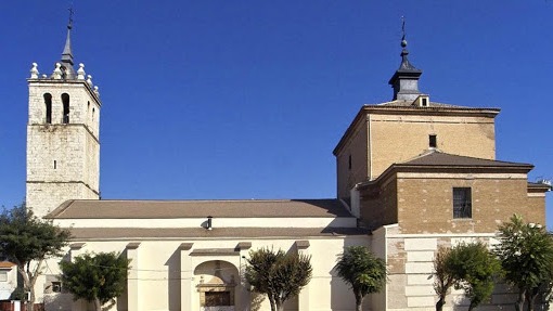 One of the most valuable monuments. Its bell tower stands out, built with limestone ashlar from Colmenar de Oreja. It was built in the 16th century and enlarged during the 17th century, when the Baroque brick chancel was added.