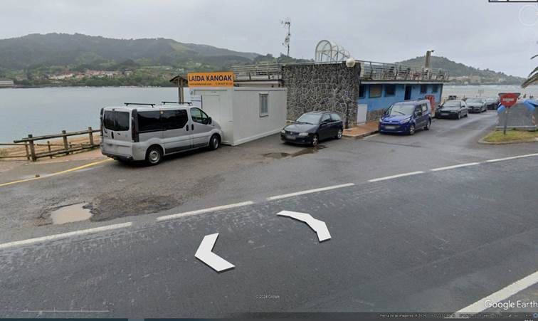 Un camión en la carreteraEl contenido generado por IA puede ser incorrecto.