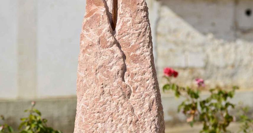 Sculpture abstraite en pierre