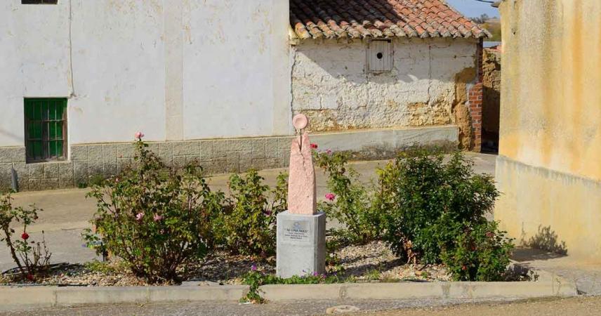 Sculpture abstraite en pierre