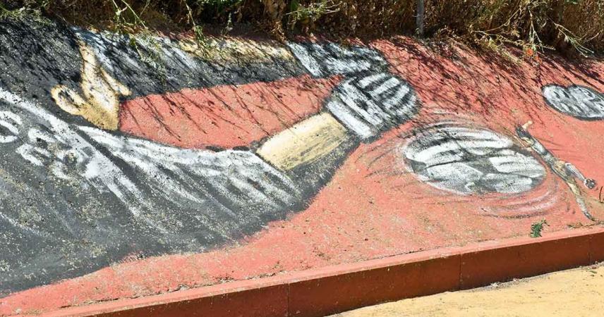 Peinture murale d&#39;un gardien de but arrêtant un penalty