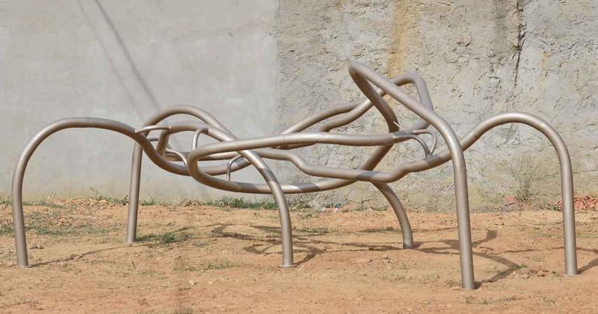Sculpture abstraite en fer