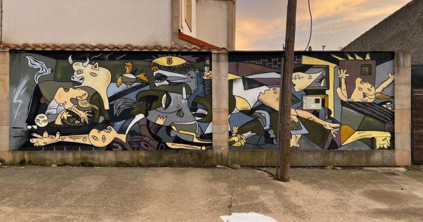 La fresque de Gernika de Picasso dans les tons verdâtres et jaunes