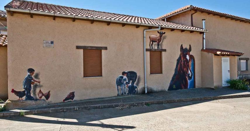 Peinture murale de ferme dans les tons bruns