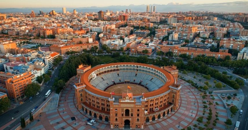 Foto de la Plaza de Toros desde una perspectiva aérea.